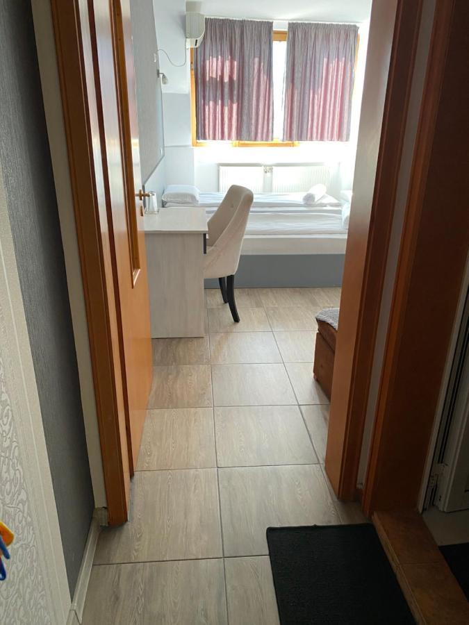 Family Hotel Amor Ruse Exteriör bild